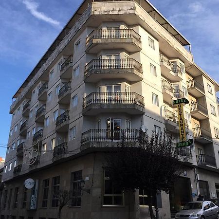 Hotel Restaurante Derby Carballino Exterior photo