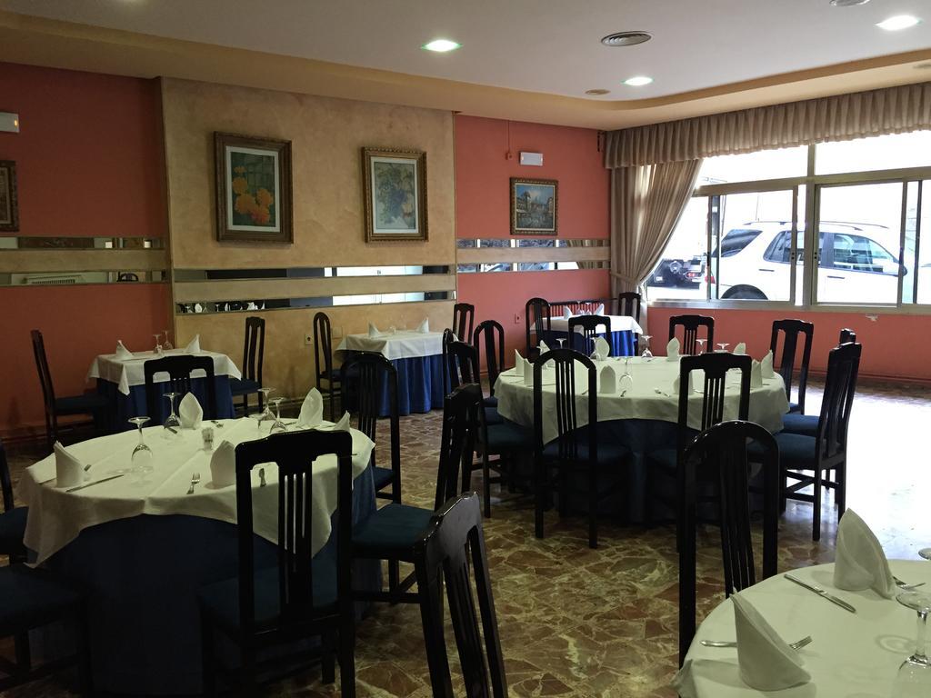 Hotel Restaurante Derby Carballino Exterior photo